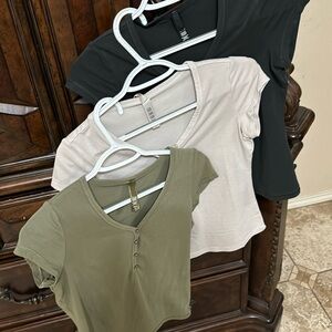 SKIMS VINTAGE HENLEY TSHIRT NEW